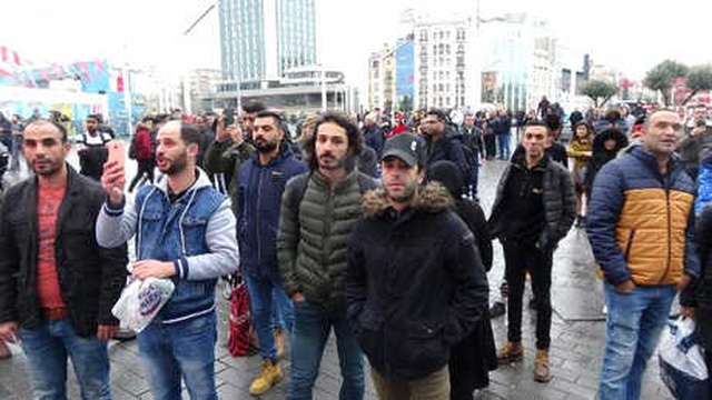 Taksim Meydanı'nda Film Sahnelerini Aratmayan İntihar Girişimi
