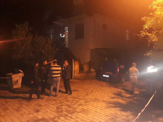 Cani Koca, Boşanmak İsteyen Eşini Pompalı Tüfekle Öldürüp Başında Bekledi