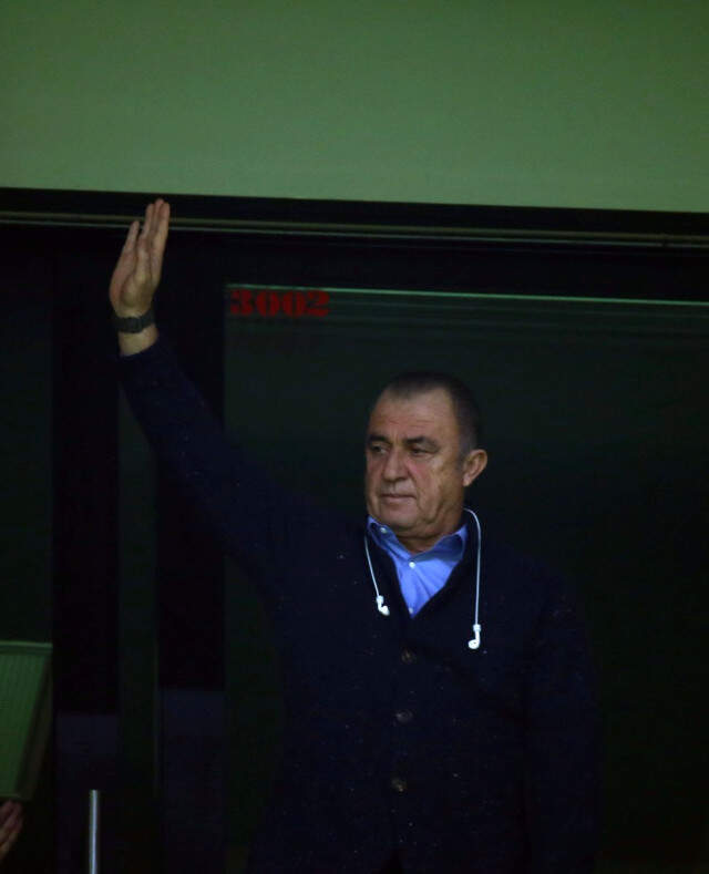 Cezalı Olan Fatih Terim'e Taraftarlardan Destek
