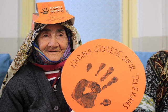 Aile, Çalışma ve Sosyal Hizmetler Bakanlığı'ndan 'Kadına Şiddete Sıfır Tolerans' Etkinlikleri Aile, Çalışma ve Sosyal Hizmetler Bakanlığı'ndan