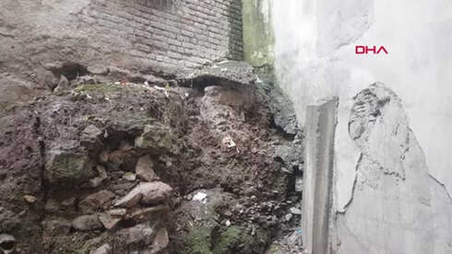 Binanın Temelinden Antik Çağlara Ait İskelet Çıktı