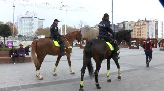 Taksim Meydanı'nda Göreve Başlayan Atlı Birliklere Yoğun İlgi