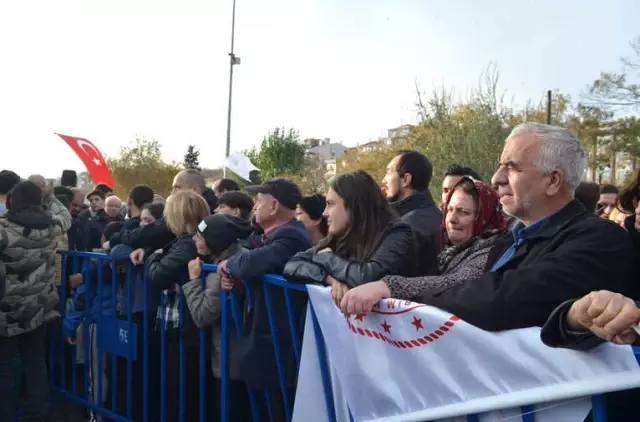 Tekirdağ'da Bedava Balık Ekmek İzdihamı