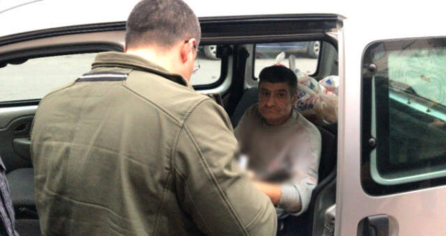 Annesini Öldüren Bipolar Bozukluğu Olan Adam, Ekip Otosuna Binerken 'Hatırlamıyorum' Dedi Annesini Öldüren Bipolar Bozukluğu Hastası Adam, Ekip Aracına Binerken