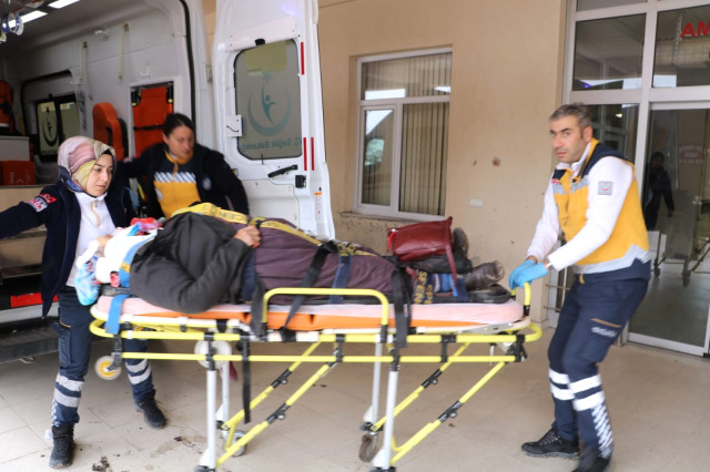 Sivas'ta Yolcu Treni ile Yük Treni Çarpıştı: 14 Yaralı