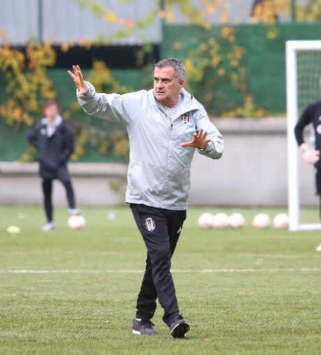 Beşiktaş'ın Sarpsborg Maçında Takımın Yarısı Yok