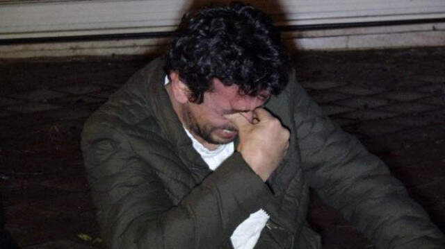İş Yerinin Yanışını Gözyaşları Arasında İzledi Ekmek Teknesinin Küle Dönmesini Gözyaşlarıyla İzledi