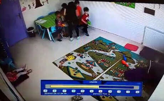 Öğretmenin, 3 Yaşındaki Çocuğa Uyguladığı Şiddet Güvenlik Kamerasıyla Saniye Saniye Kaydedildi