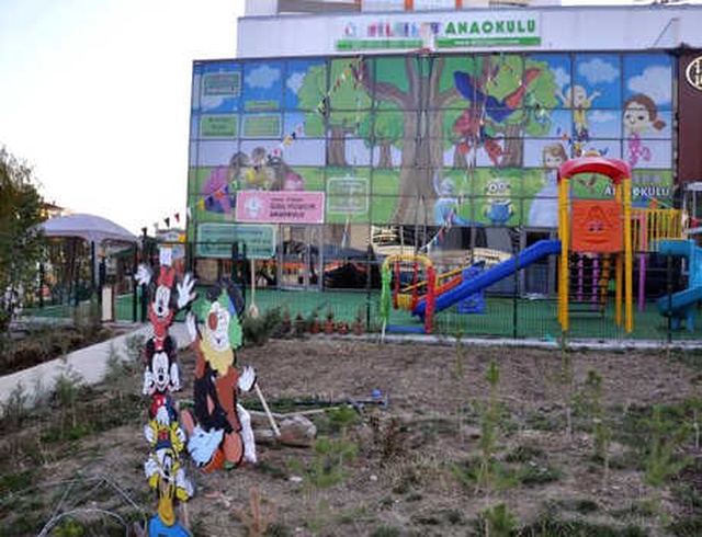Öğretmenin, 3 Yaşındaki Çocuğa Uyguladığı Şiddet Güvenlik Kamerasıyla Saniye Saniye Kaydedildi