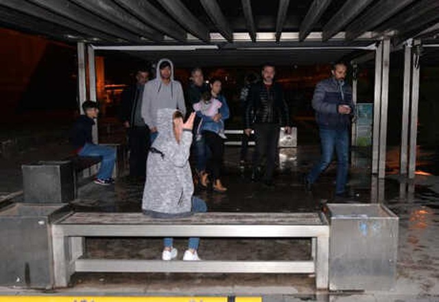 16 Yaşındaki Anne, 9 Aylık Bebeğini Satmak İsterken Yakalandı