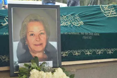 Usta Oyuncu Uğur Kıvılcım Son Yolculuğuna Uğurlandı