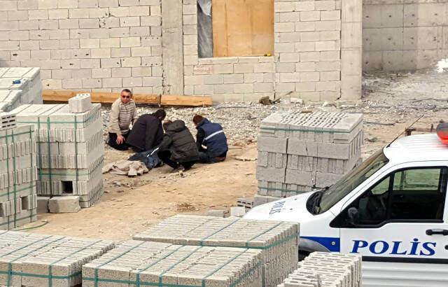 İnşaattan Düşüp Can Veren İşçinin Başından Bir an Olsun Ayrılmadılar!