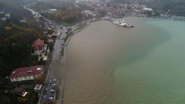 İstanbul'da İki Gündür Yağan Yağmur Nedeniyle Boğaz'a Çamur Aktı