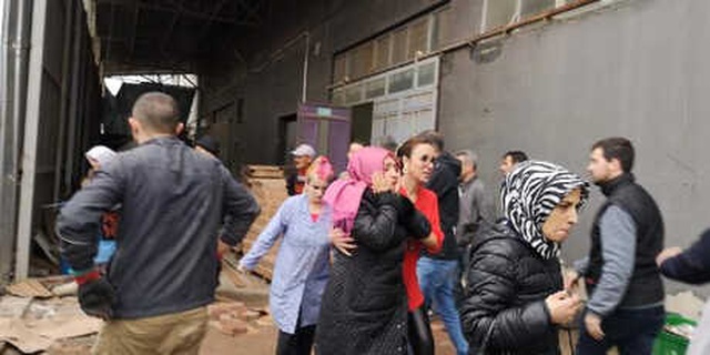 Mobilya Fabrikasında Çalışan İşçilerin Üzerine Konteyner Düştü: 2 Ölü, 1 Yaralı