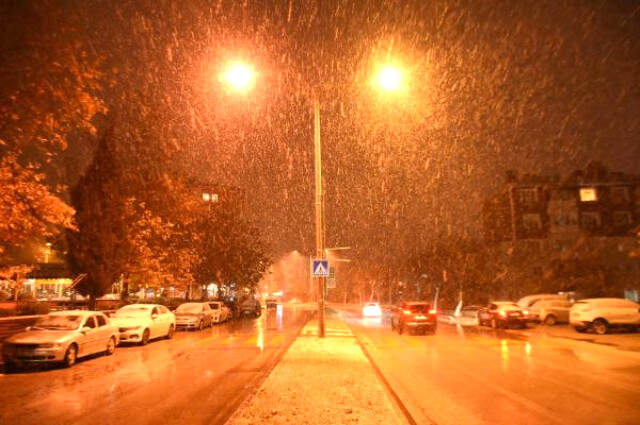 Türkiye Soğuk ve Yağışlı Havaya Teslim Oldu! Meteoroloji Vatandaşları Uyardı: Kar ve Don Geliyor Türkiye Soğuk ve Yağışlı Havaya Teslim Oldu! Meteoroloji Uyardı: Kar ve Don Geliyor
