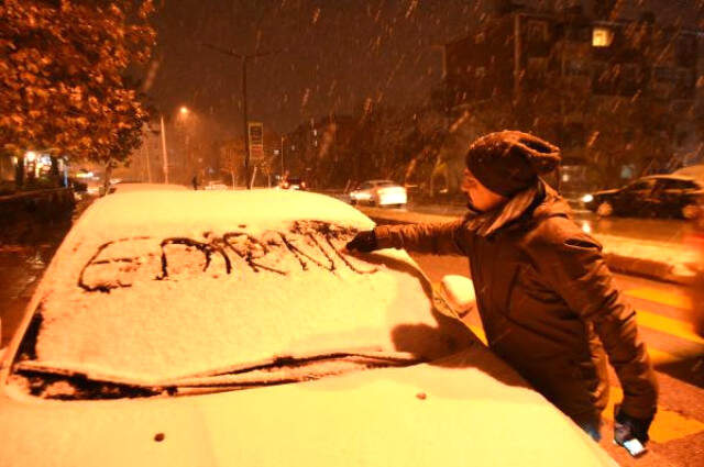 Türkiye Soğuk ve Yağışlı Havaya Teslim Oldu! Meteoroloji Vatandaşları Uyardı: Kar ve Don Geliyor Türkiye Soğuk ve Yağışlı Havaya Teslim Oldu! Meteoroloji Uyardı: Kar ve Don Geliyor