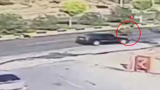Yola Fırlayan At, Kendisine Çarpan Motosiklet Şoförünün Başını Ezerek Öldürdü