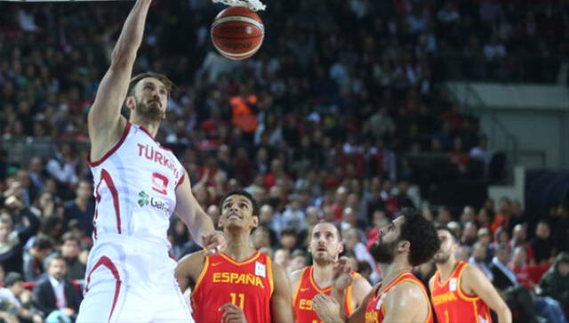 FIBA, Milli Oyuncu Semih Erden ve Türk Seyircilere Övgü Yağdırdı FIBA, Milli Oyuncu Semih Erden ve Türk Seyircilere Övgü Yağdırdı