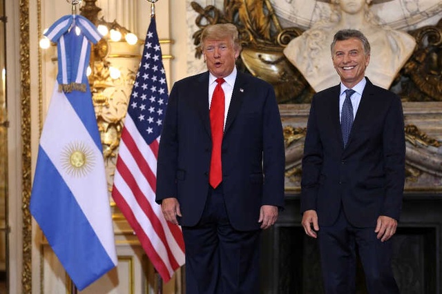 Trump, Tercümeyi Beğenmeyince Kulaklığını Yere Attı
