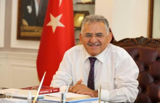 AK Parti Kayseri Belediye Başkan Adayı Memduh Büyükkılıç Kimdir?