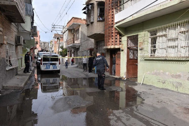 Damadını Vurmak İsteyen Kayınpeder Su Borusuna Ateş Edince, Sokak Sular İçinde Kaldı