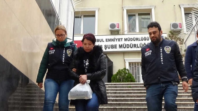 Kırgızistan Uyruklu Hizmetçi Kadın, Temizliğe Gittiği Evin Kasasını Soydu