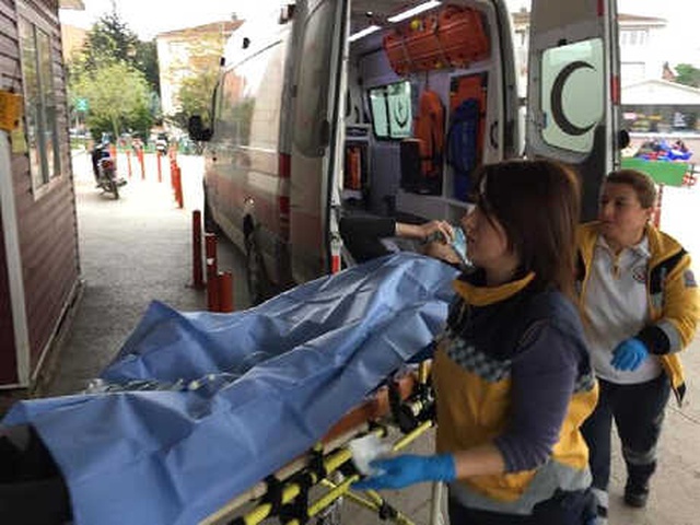 Tuvalete Giderken Belindeki Silah Ateş Aldı, Kalçasından Yaralandı