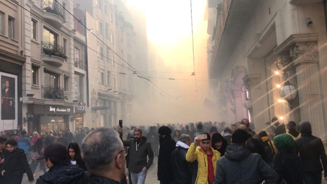 Galatasaraylılar, Meşalelerle Taksim Meydanı'na Yürüdü