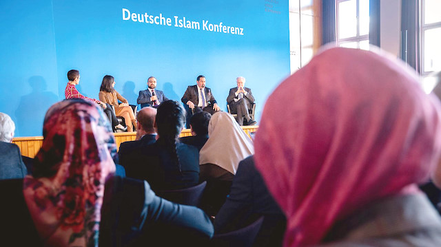 İslam Konferansı'nda İkram Edilen Domuz Eti, Tartışma Yarattı