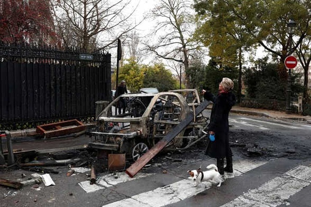 Paris'te Sarı Yelekliler Gösterileri: Fransa Ohal İlan Etmeyi Düşünüyor