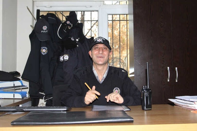 Emniyet Müdürlüğü, Engelli Kardeşlere Hayatının Jestini Yaptı: 1 Günlüğüne Polis Oldular