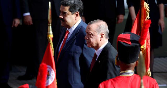 Erdoğan'ı Karşılayan Venezuela Askerleri Hep Bir Ağızdan İstiklal Marşı'nı Okudu