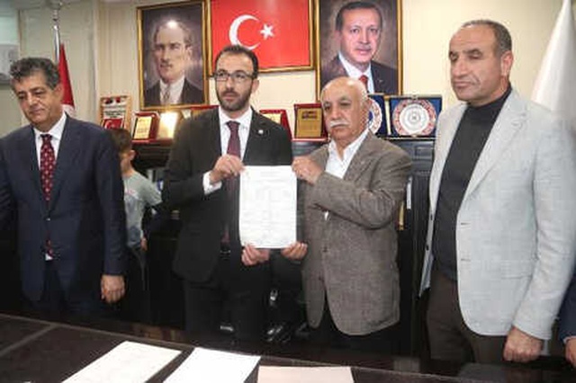 CHP'li Eski İl Başkanı ve 120 Kişi İstifa Ederek, AK Parti'ye Geçti
