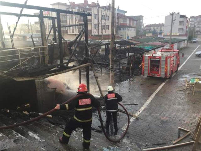 Çarşıdaki 30 İş Yerini Yakan Kişi, Adli Kontrol Şartıyla Serbest Kaldı Çarşıdaki 30 İş Yerini Yakan Kişi, Adli Kontrol Şartıyla Serbest Kaldı