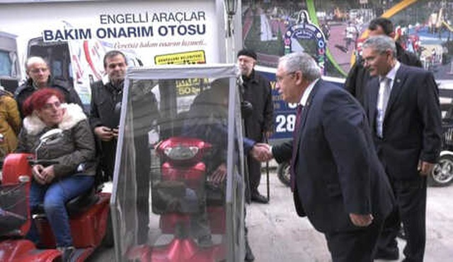 Engelliler, Kendileri İçin Yapılacak Külliye Projesi Toplantısına Asansör Bozuk Olduğu İçin Katılamadı