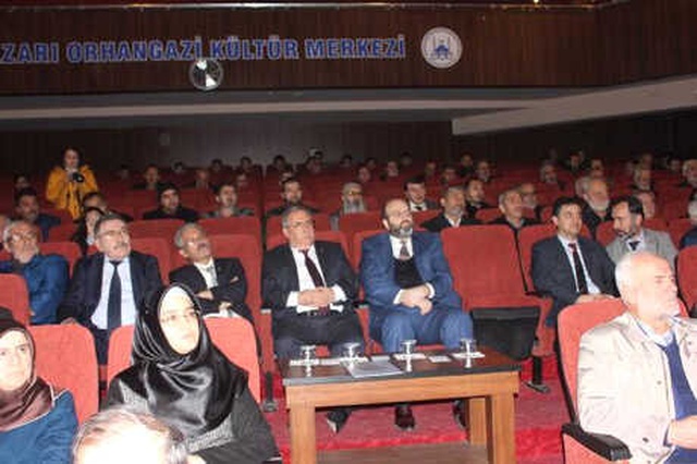 Engelliler, Kendileri İçin Yapılacak Külliye Projesi Toplantısına Asansör Bozuk Olduğu İçin Katılamadı