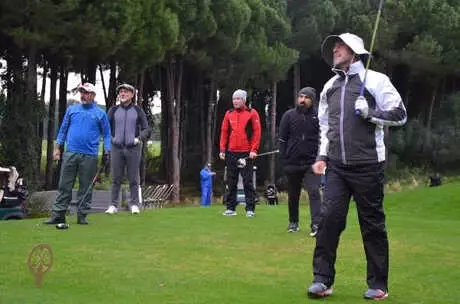 Golf Turnuvasında Tek Atışta Topu Deliğe Sokacak Oyuncu, 1 Kilo Altın Kazanacak