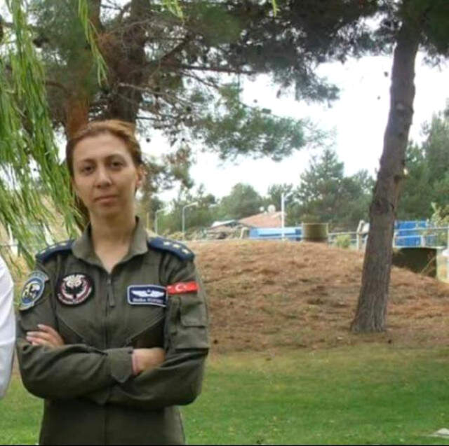 İran'da Düşen Jette Can Veren Pilot Melike Kuvvet'in, Şarkı Söylediği Video Sevenlerini Ağlattı!