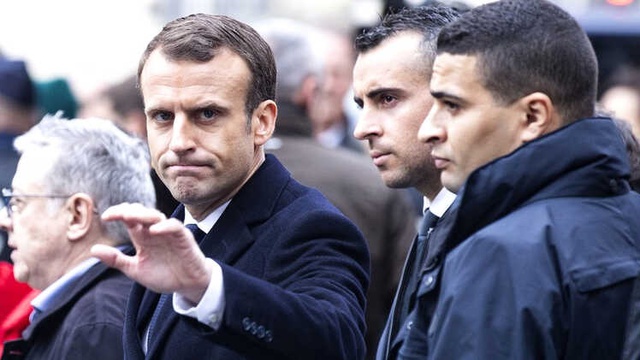 Sarı Yelekler Protestoları: Macron Hükümeti Tartışmalı Zammı İptal Etti