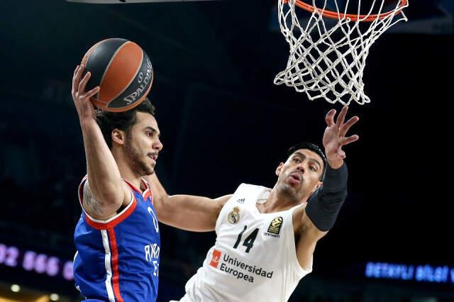 Anadolu Efes, Sahasında Konuk Ettiği Real Madrid'e 84-82 Mağlup Oldu