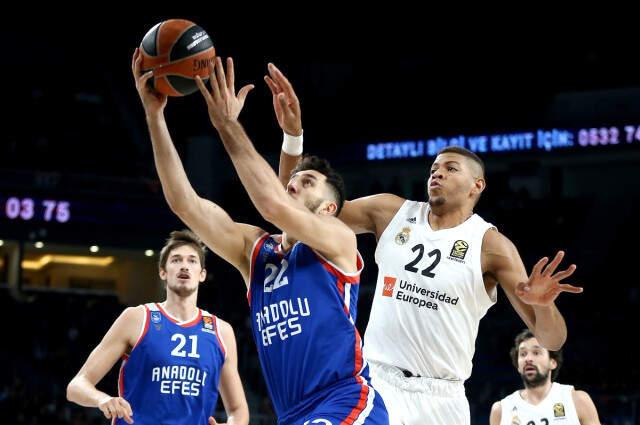 Anadolu Efes, Sahasında Konuk Ettiği Real Madrid'e 84-82 Mağlup Oldu