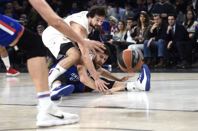 Anadolu Efes, Sahasında Konuk Ettiği Real Madrid'e 84-82 Mağlup Oldu