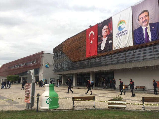 Çukurova Belediyesi'ne Giren Eski Zabıta Amiri Dehşet Saçtı! 2 Ölü, 1 Yaralı Var