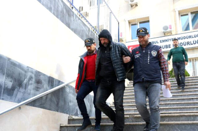 Suçluları Para Karşılığında Serbest Bırakan 2 Polis Gözaltına Alındı Suçluları Yakalayıp, Para Karşılığında Serbest Bırakan 2 Polis Gözaltına Alındı