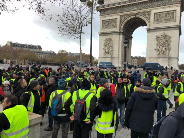 Paris'te Büyük Gösteri Öncesi Polis Harekete Geçti! 32 Eylemci Gözaltına Alındı
