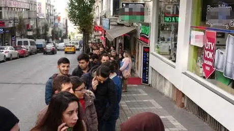 222 Kişinin Alınacağı İş İçin Binlerce Kişi Sıraya Girdi