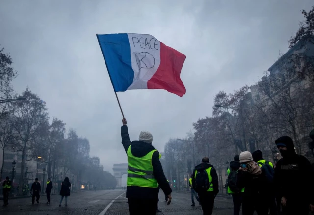 Fransa'da Sarı Yelekliler Anlatıyor: Neden Sokaklara Çıktılar?