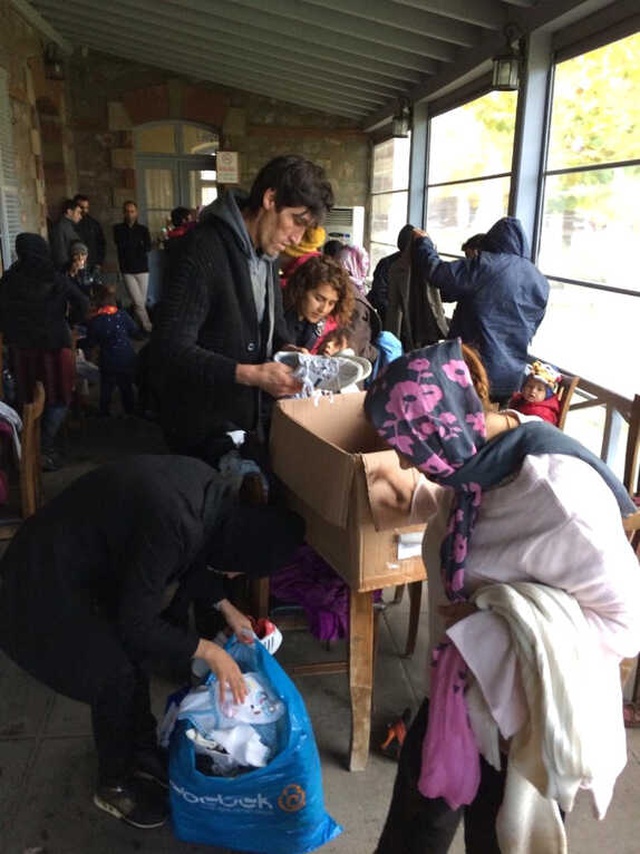 Hoparlörden Anonslar Yapıldı, Düzensiz Göçmenler İçin Vatandaşlar Seferber Oldu