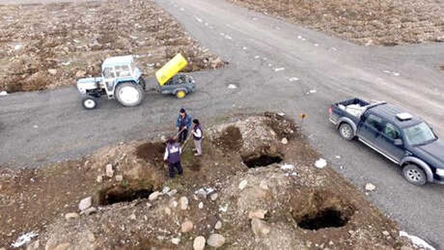 Erzurum'da Ekipler Kış İçin 600 Mezar Yerini Hazır Hale Getirdi