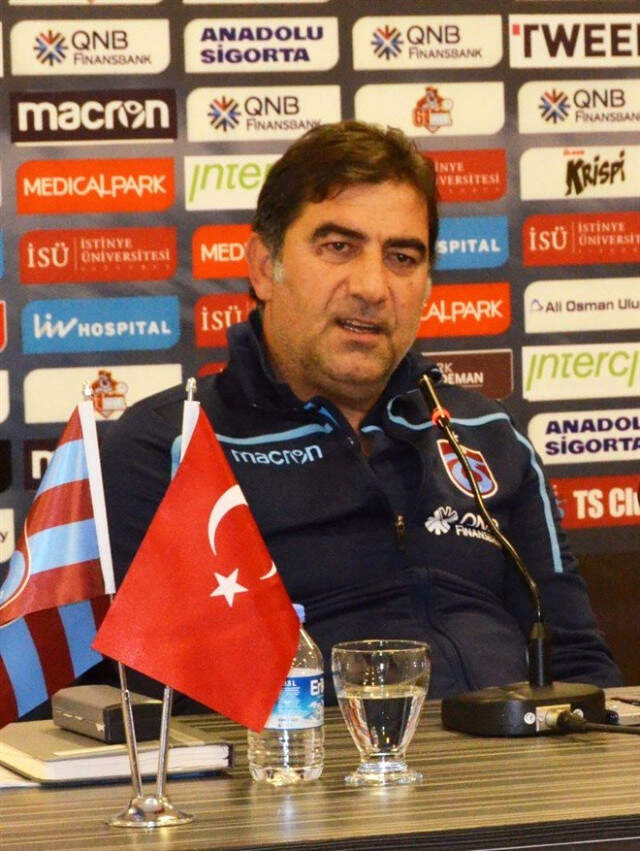Trabzonspor Teknik Direktörü Ünal Karaman: Trabzonspor'u Şampiyon Yapmadan Hiçbir Yere Gitmeyeceğim